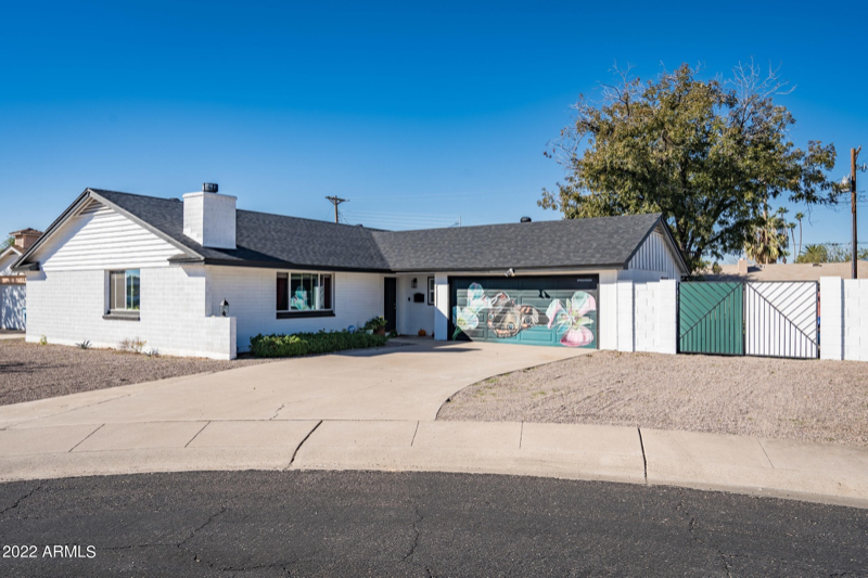 7830 N 32nd Dr - Photo 6 of 28