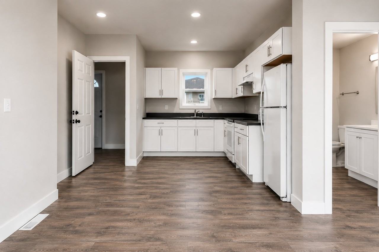 224 Doty St #A - Photo 3 of 12