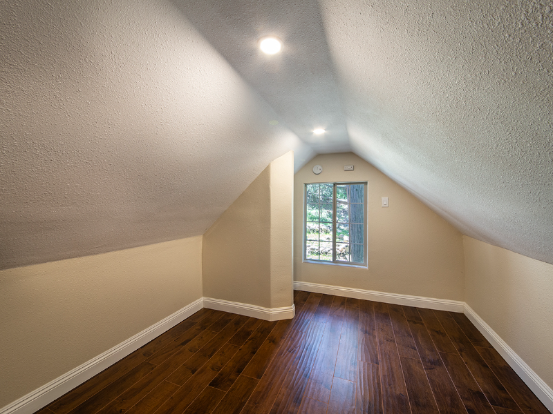 23853 Wildwood Ln #A - Photo 7 of 9