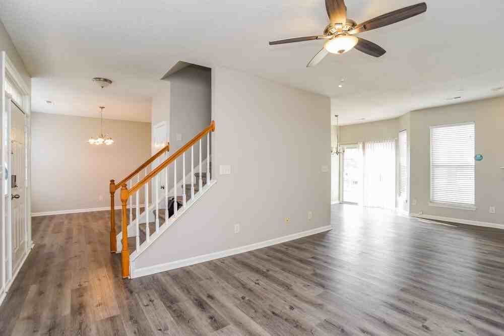 10033 Brawley Ln - Photo 6 of 21