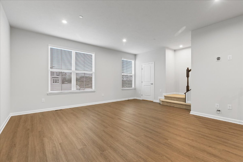 151 Crown St - Photo 4 of 16