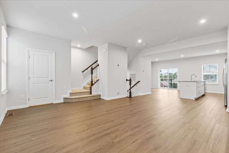 151 Crown St - Photo 5 of 16