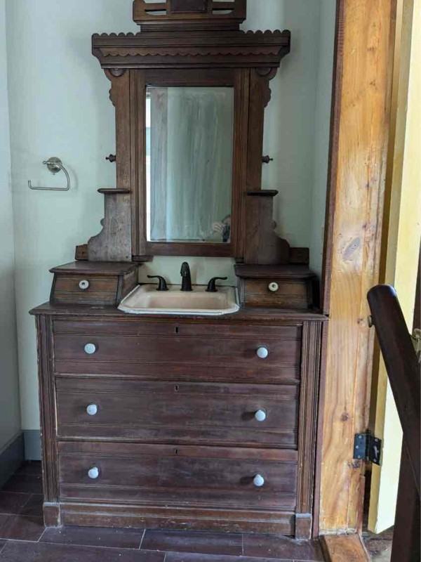 90 Elm St #B - Photo 7 of 14