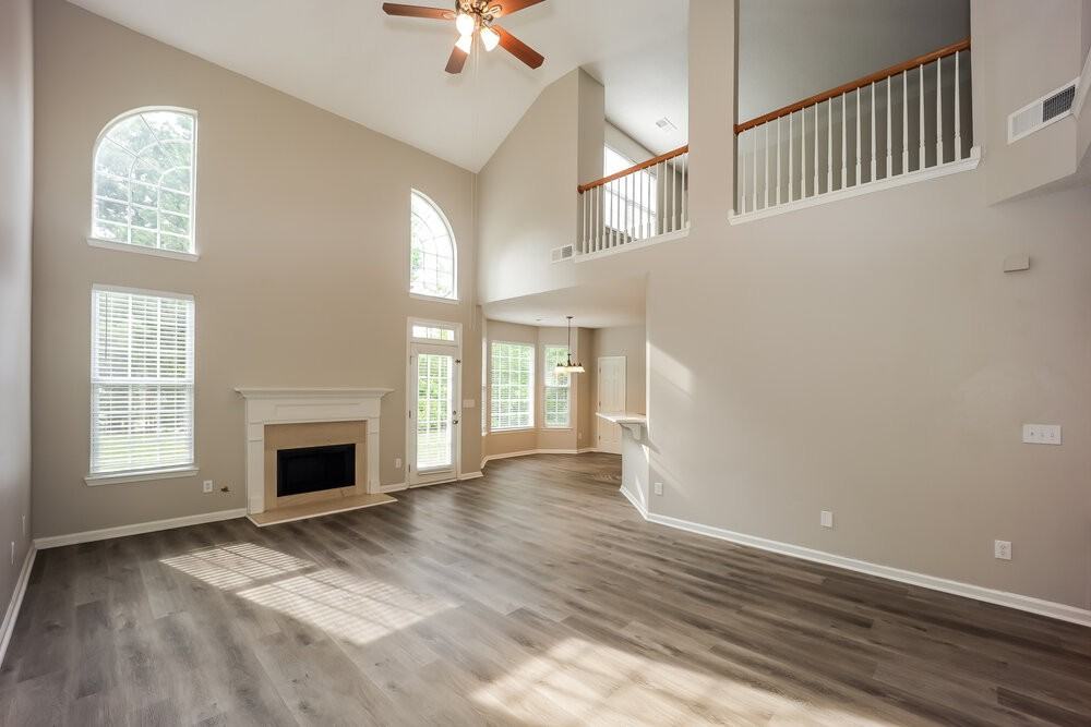 7601 Hilltop Way - Photo 4 of 17