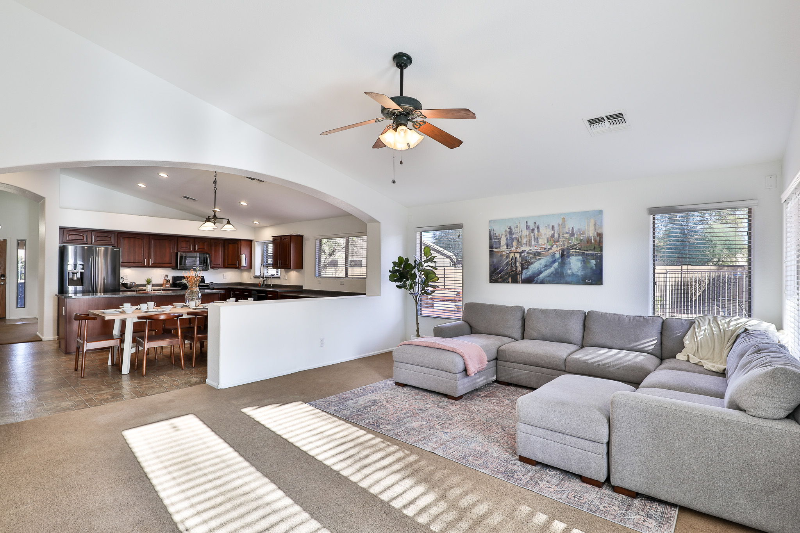 705 N 167th Dr - Photo 5 of 20