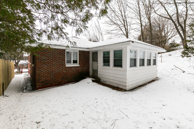605 Crawford Ave - Photo 3 of 19