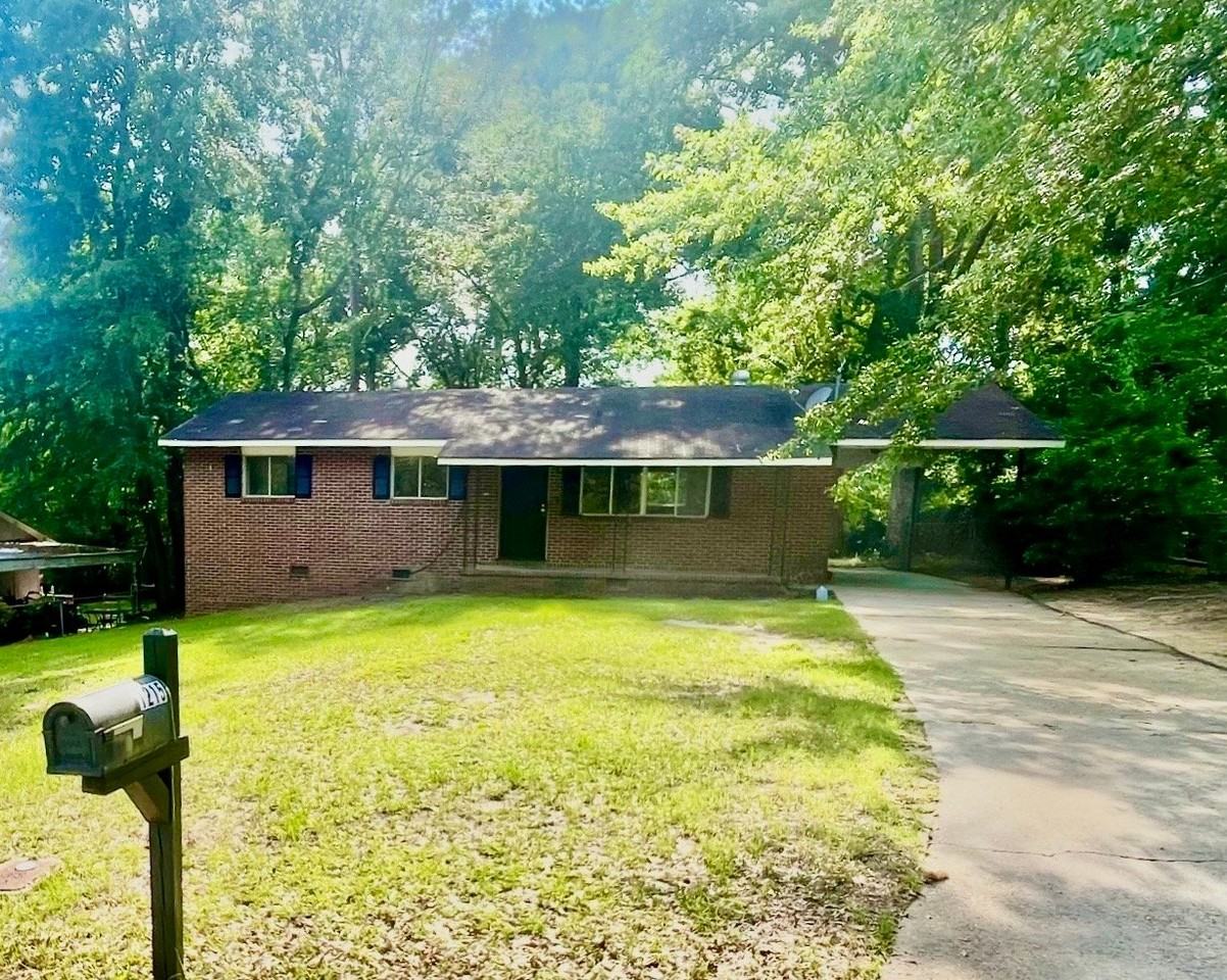 1215 Winifred Ln - Photo 6 of 29