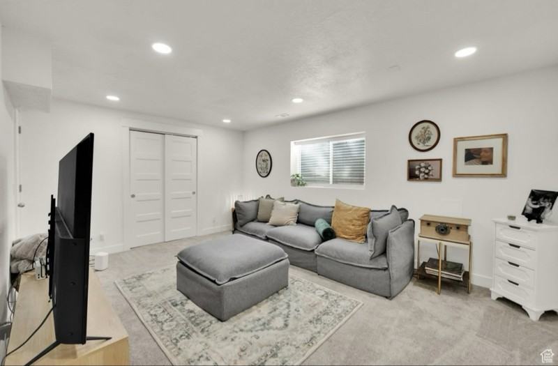12033 Sw - Photo 2 of 8