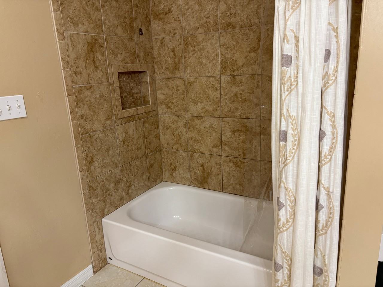 4482 Burton Rd - Photo 6 of 17
