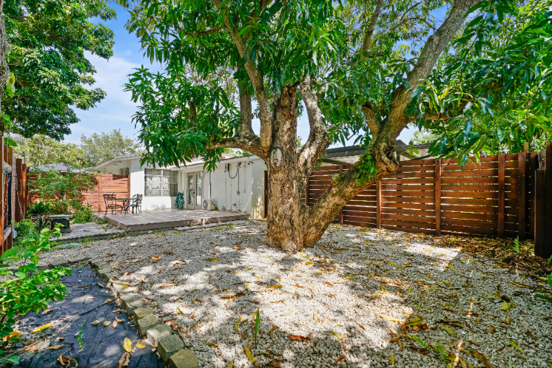 3355 Sw 22nd St #1 - Photo 5 of 20