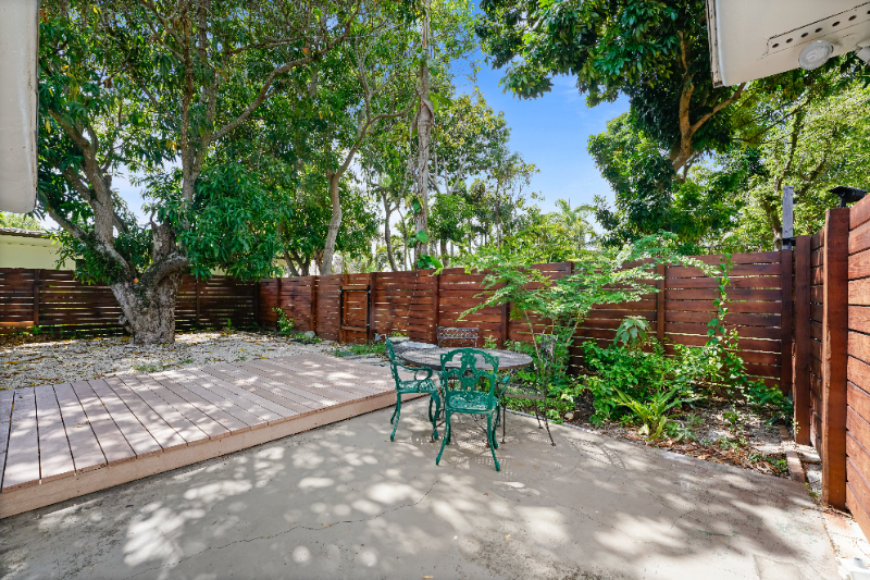 3355 Sw 22nd St #1 - Photo 6 of 20