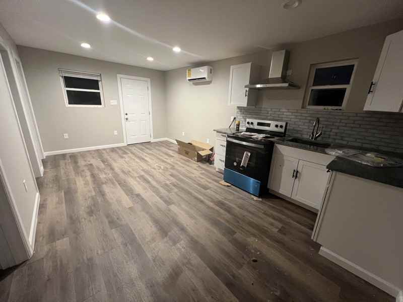 301 7th St - Photo 3 of 11