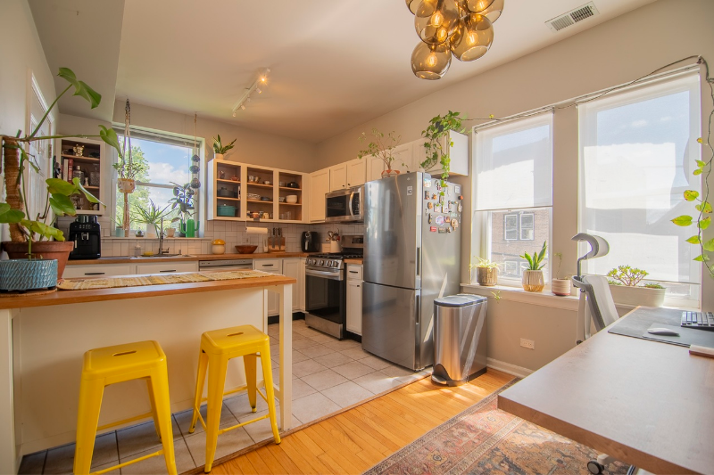 3427 W Shakespeare Ave #2B - Photo 4 of 16