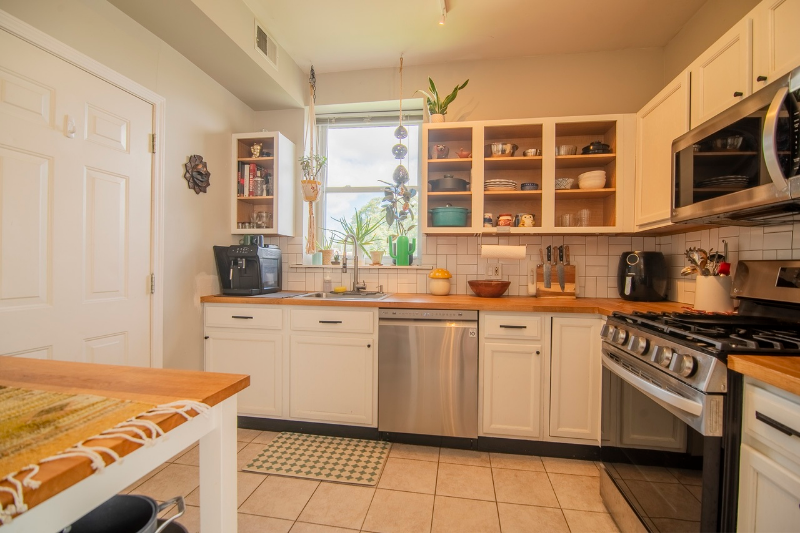 3427 W Shakespeare Ave #2B - Photo 7 of 16