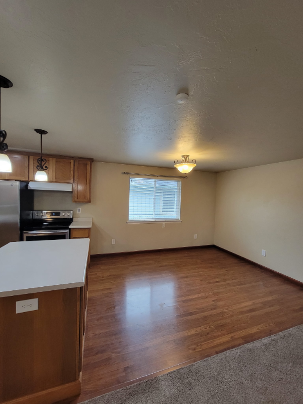 2364 Howard Ave - Photo 3 of 10