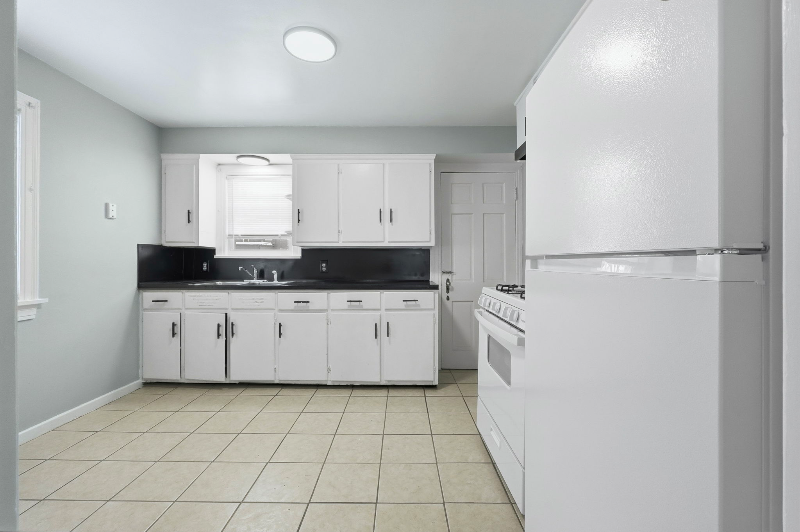 3405 Lillie St - Photo 2 of 23