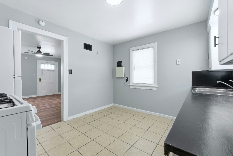 3405 Lillie St - Photo 4 of 23