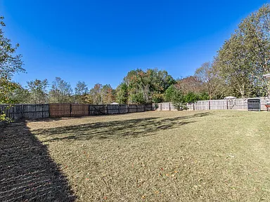 1473 Oxpens Rd - Photo 3 of 20