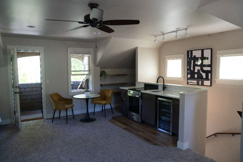 1419 N 6th St #A - Photo 4 of 12