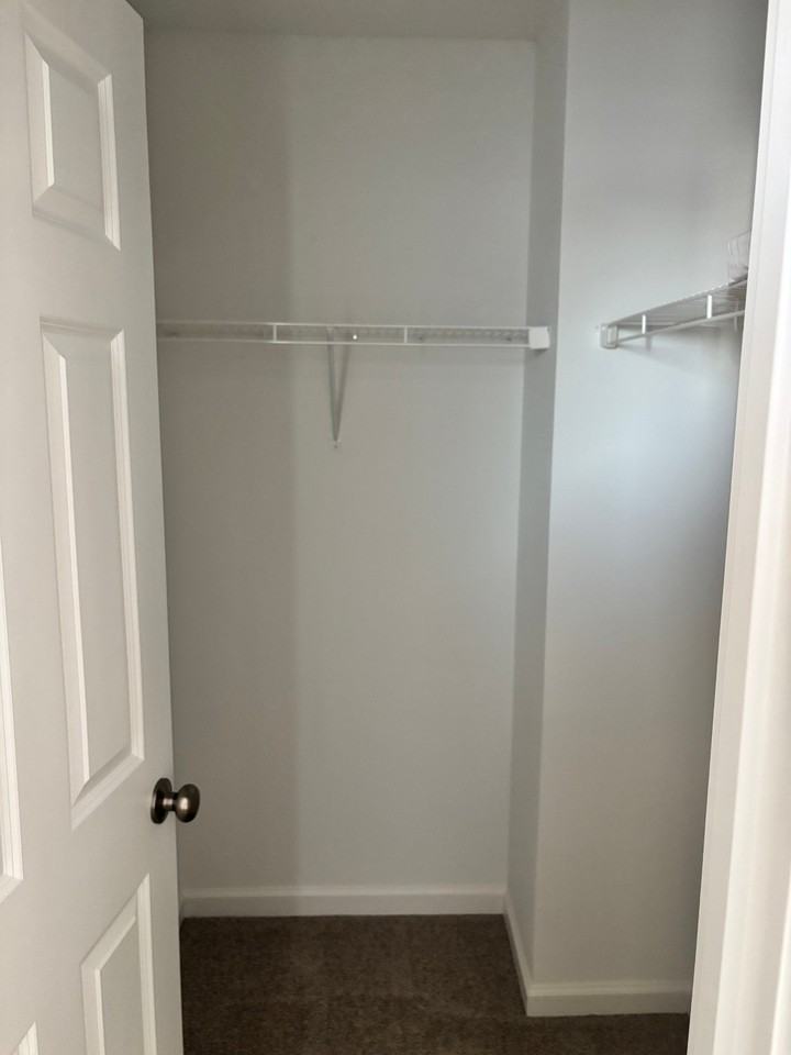 1 Rolling Meadow Blvd - Photo 3 of 13