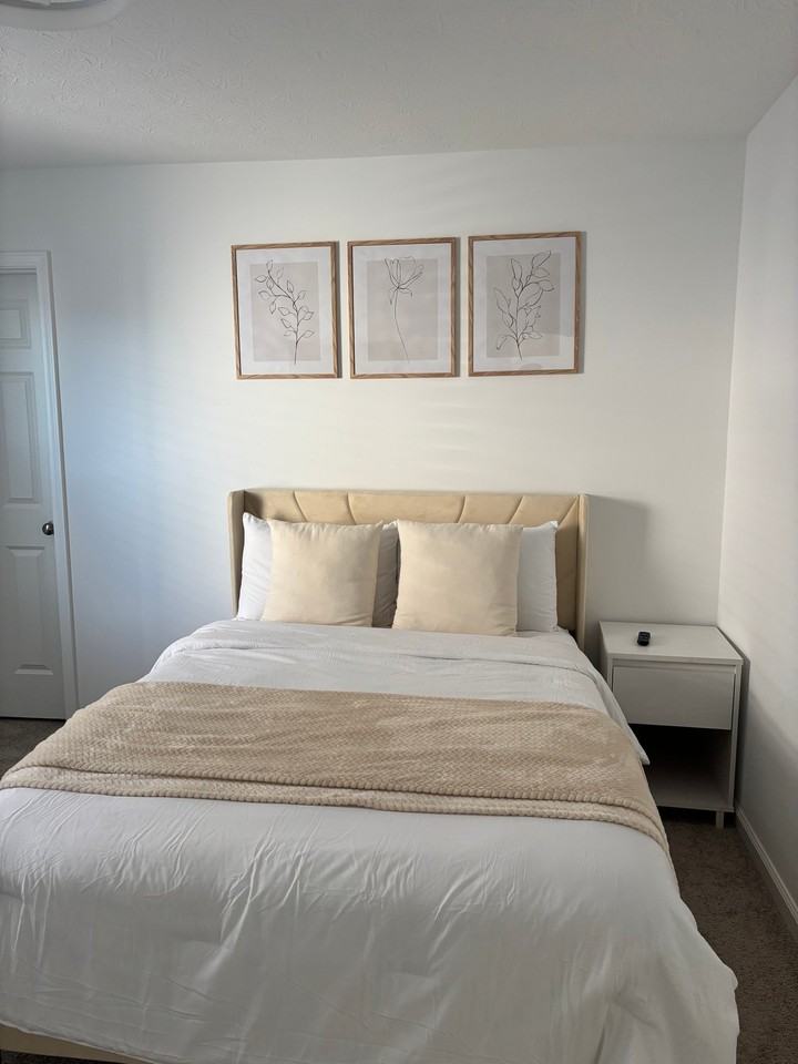 1 Rolling Meadow Blvd - Photo 4 of 13