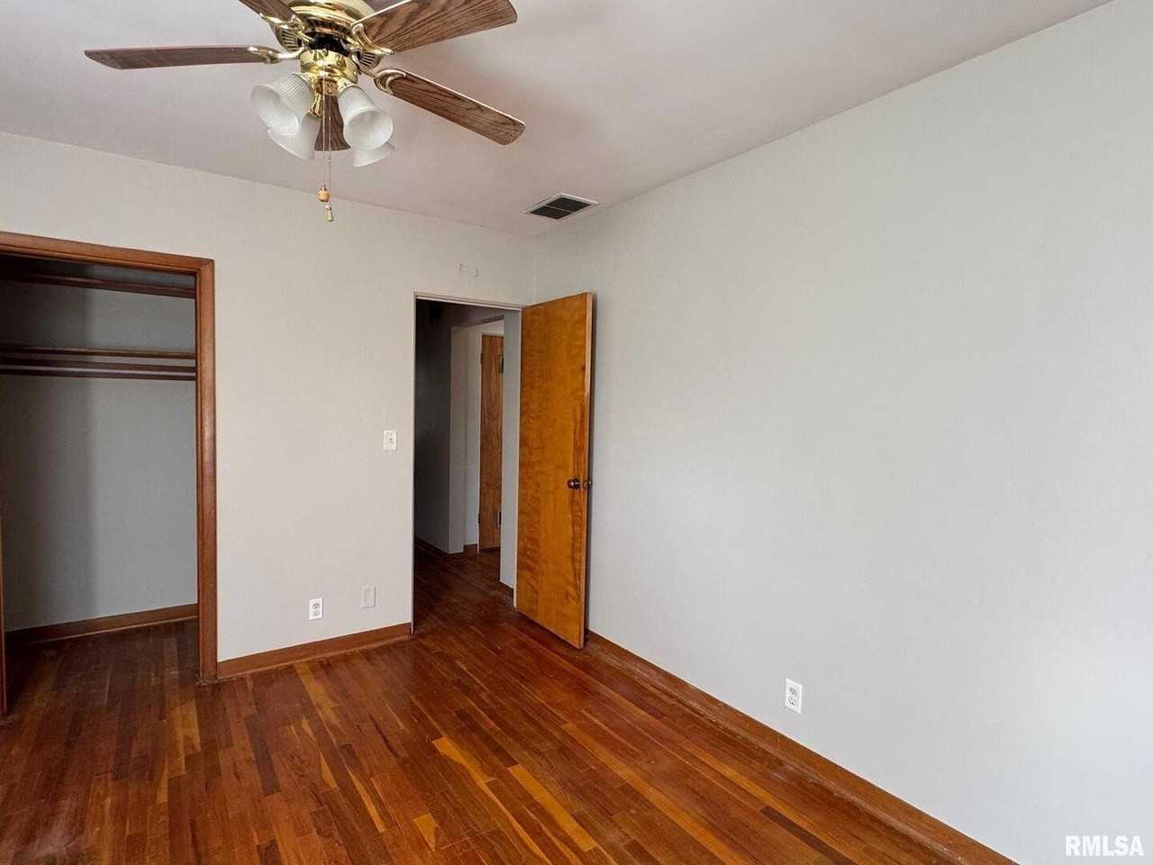 326 W Hayes St #328 - Photo 7 of 11
