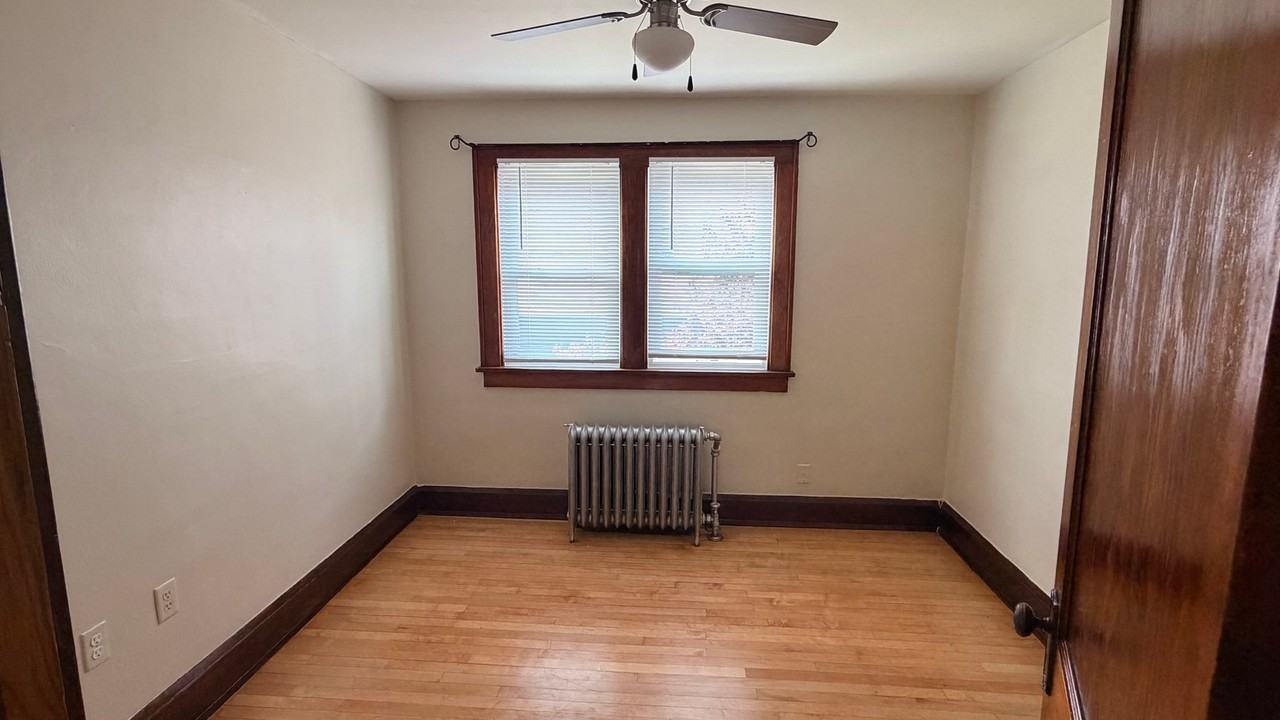 3858 E Edgerton Ave - Photo 4 of 8