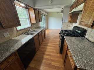 2206 18th Ave N - Photo 2 of 8