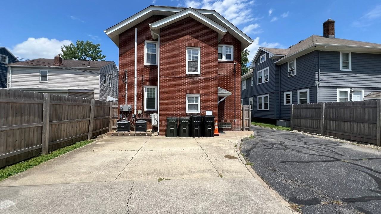 345 Harvard Ave - Photo 3 of 14