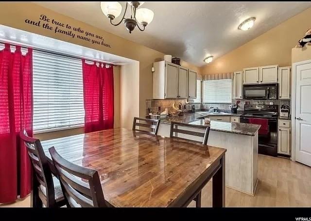 6732 S Clernates Dr - Photo 3 of 10