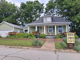 featured image of 1419 W Archer St