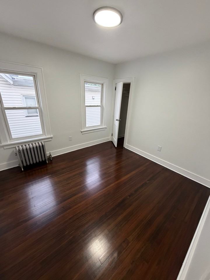 10 Glennon Pl #1 - Photo 4 of 9