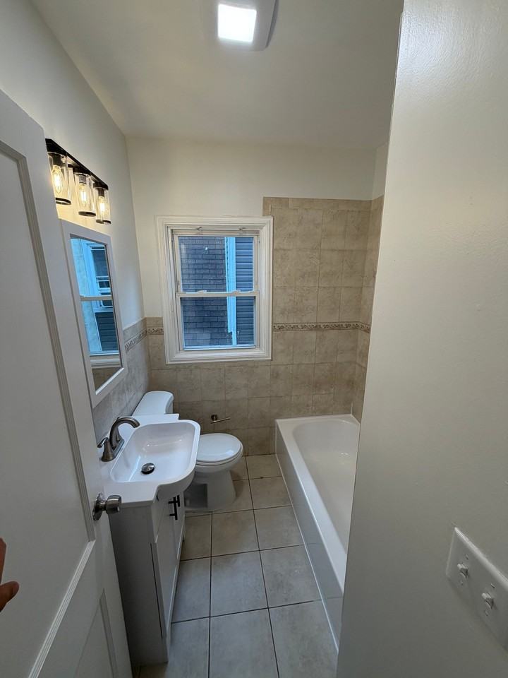 10 Glennon Pl #1 - Photo 5 of 9