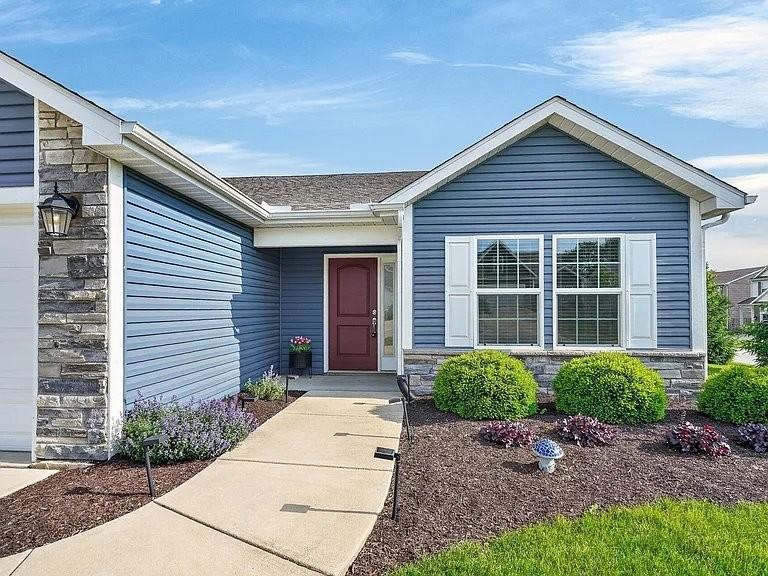 3272 Maitland Dr - Photo 2 of 20
