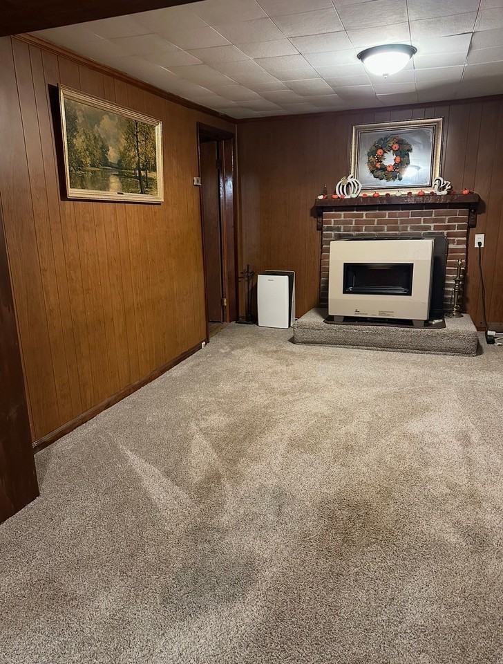 2327 Sulphur Hollow Rd - Photo 2 of 8