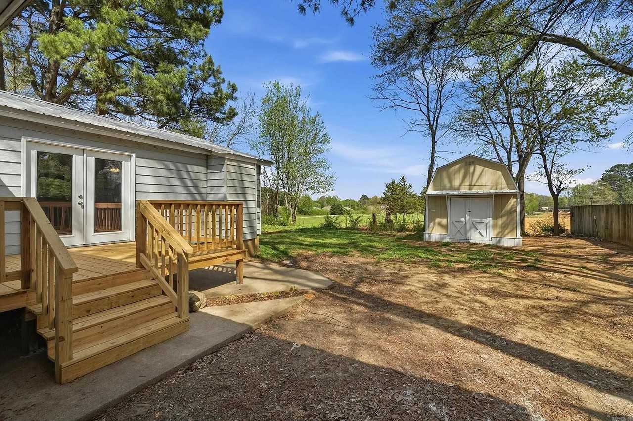1410 Magee Dr - Photo 3 of 12