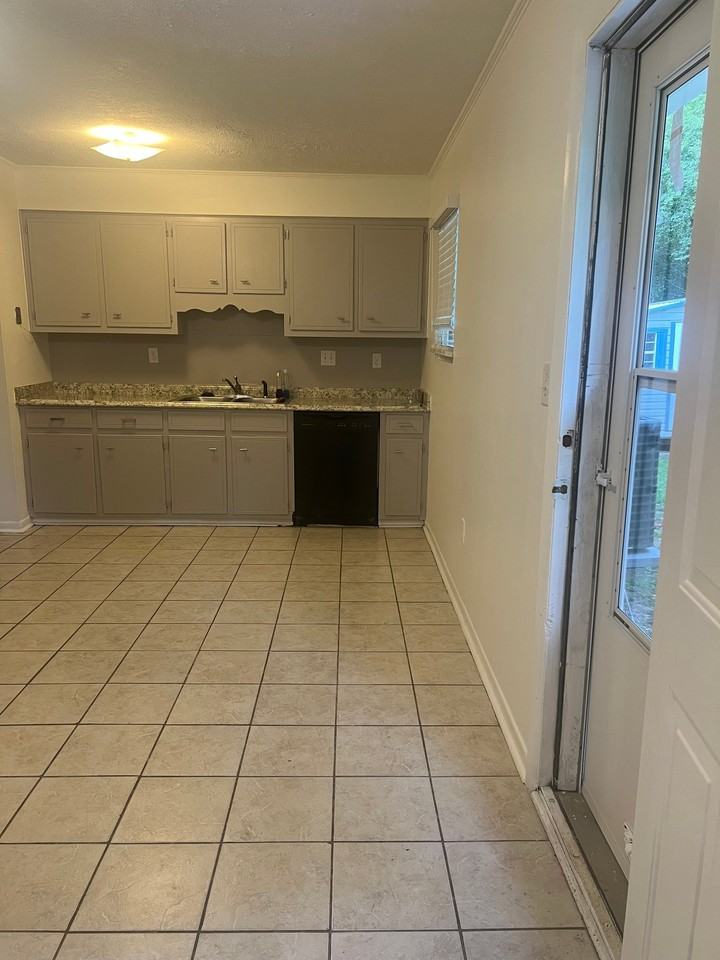2530 Gerbing Rd - Photo 6 of 19