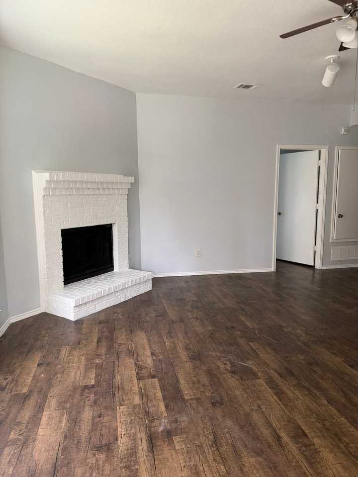 3019 Oak Ridge Pl - Photo 3 of 22
