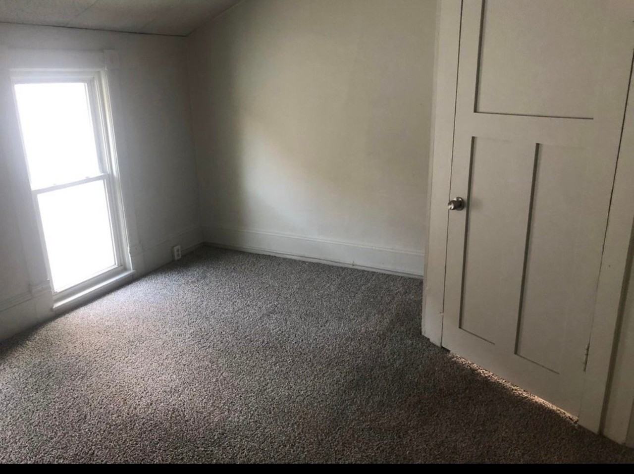 611 S Jackson St #2 - Photo 4 of 15