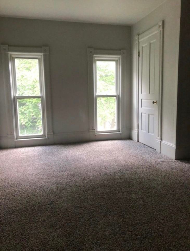 611 S Jackson St #2 - Photo 5 of 15