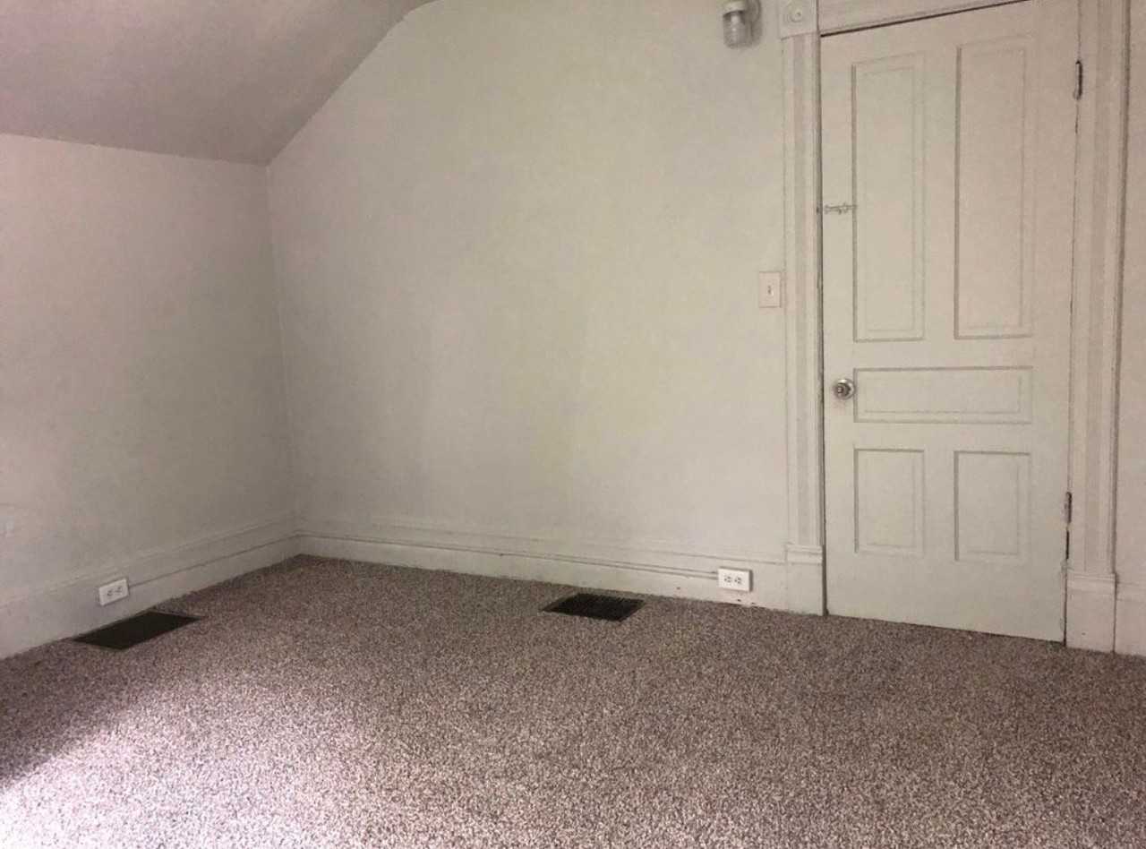 611 S Jackson St #2 - Photo 6 of 15