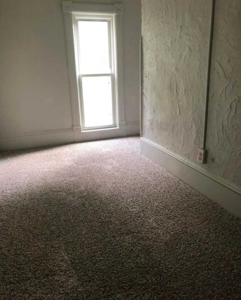 611 S Jackson St #2 - Photo 7 of 15