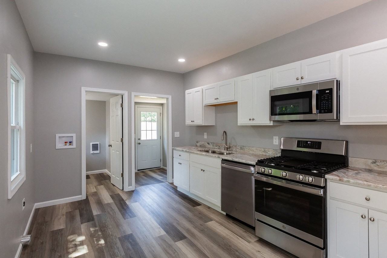 203 W High St - Photo 6 of 28