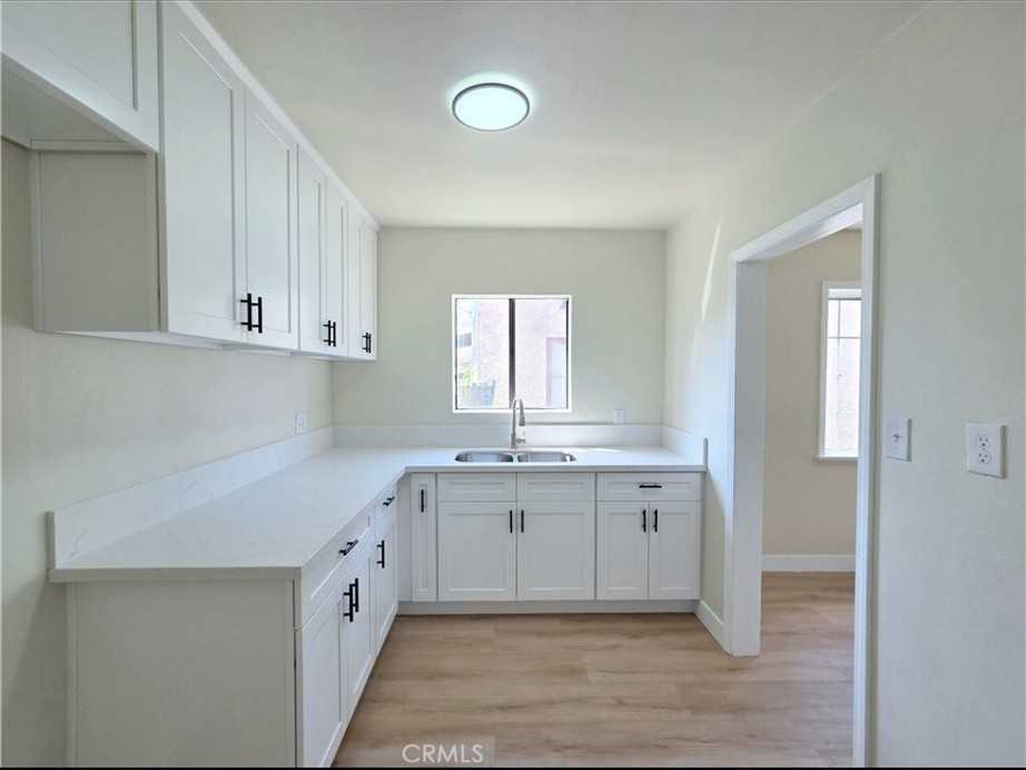 5552 Lewis Ave #M - Photo 5 of 15
