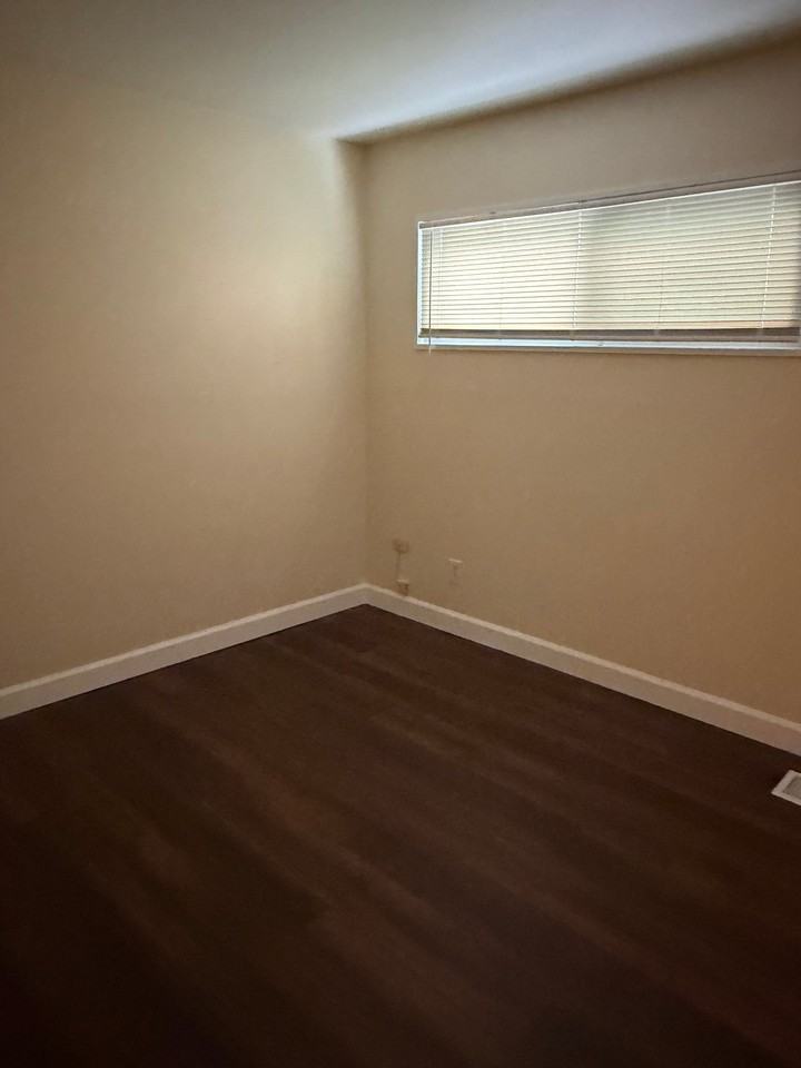 1275 Madeleine Cir - Photo 7 of 9
