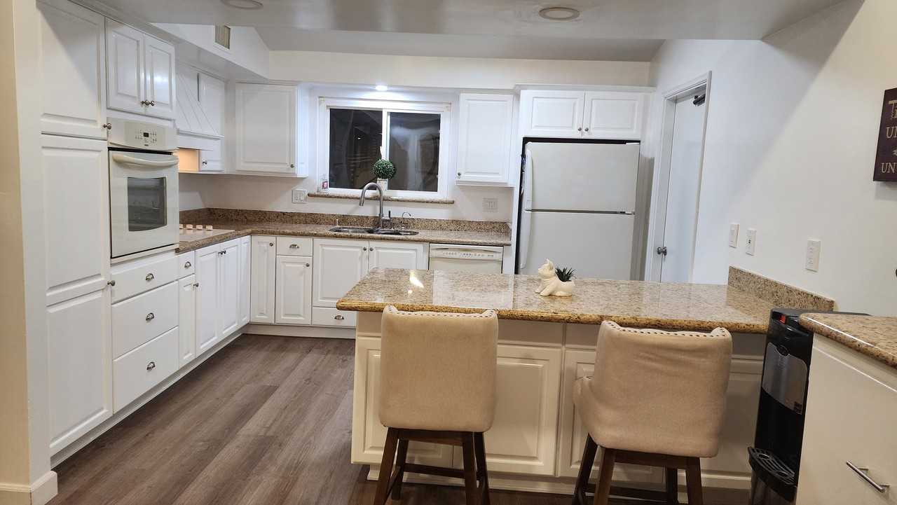 1831 Euclid Ave - Photo 5 of 14