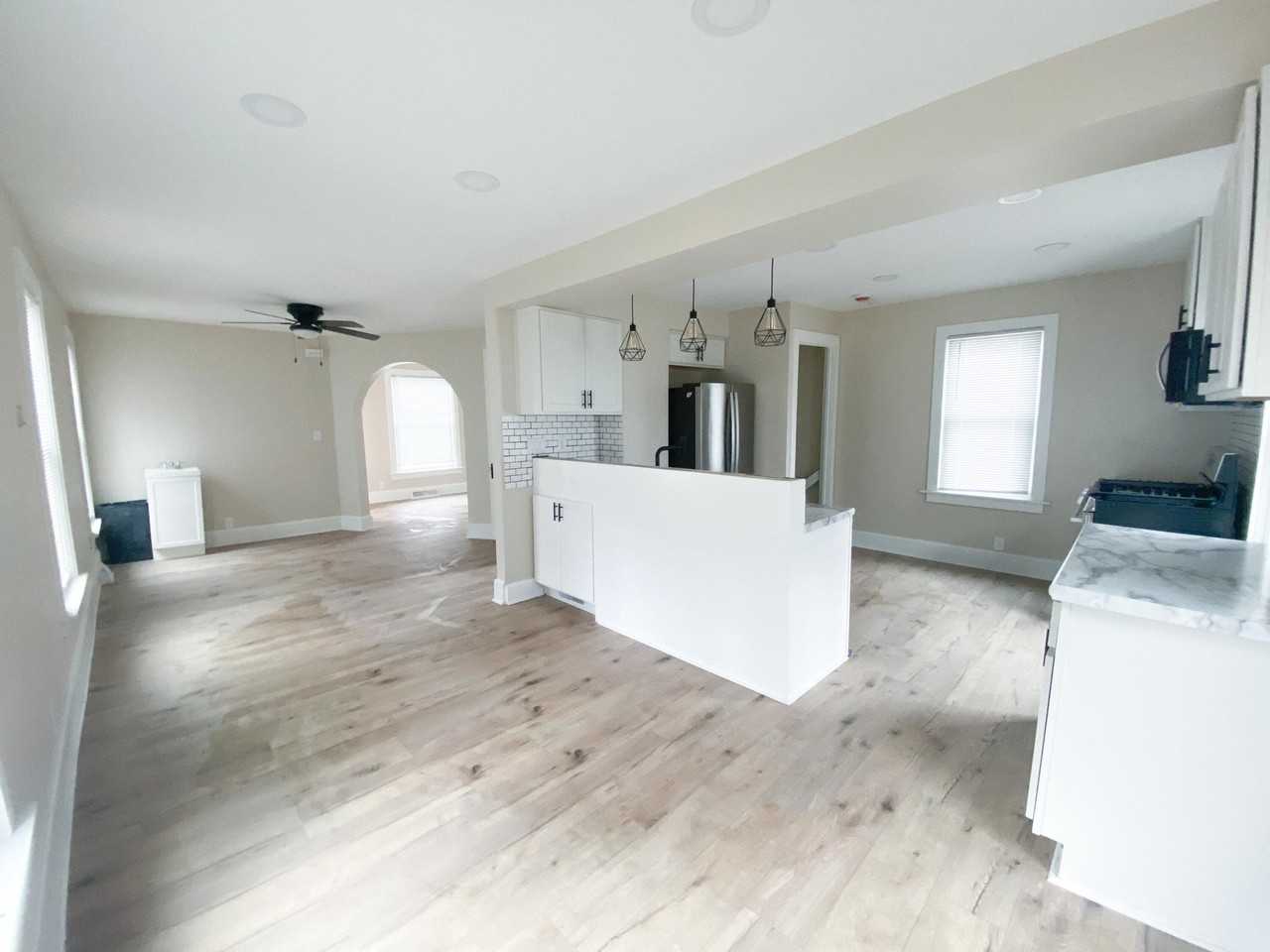 1616 Morton Ave - Photo 2 of 11