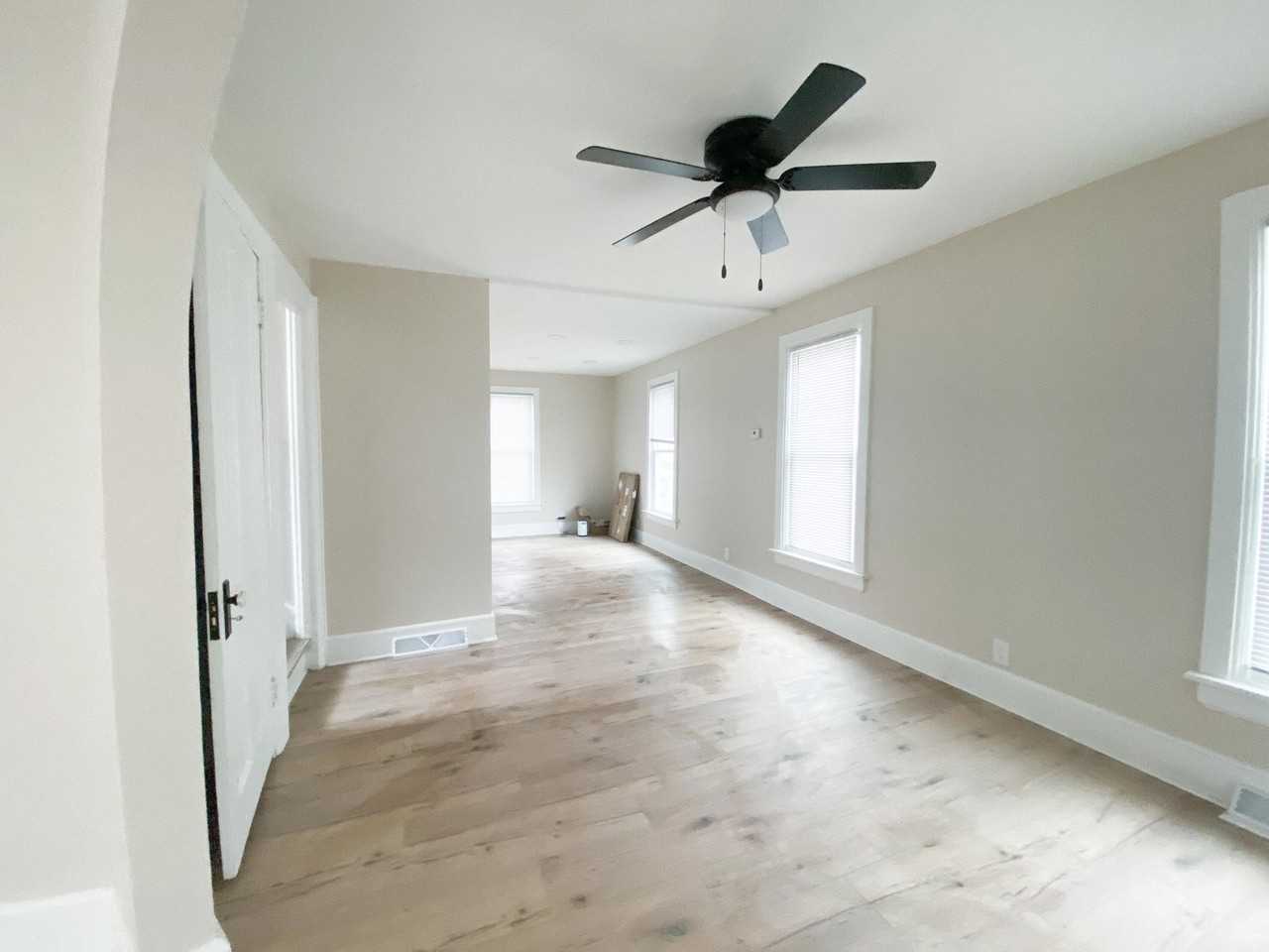 1616 Morton Ave - Photo 3 of 11