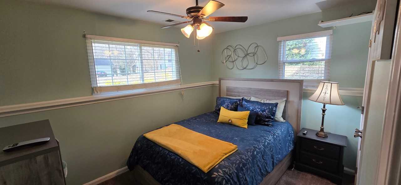 1610 Oak Knoll Ln #B - Photo 2 of 9