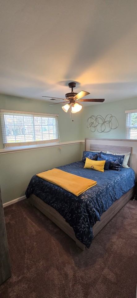 1610 Oak Knoll Ln #B - Photo 3 of 9